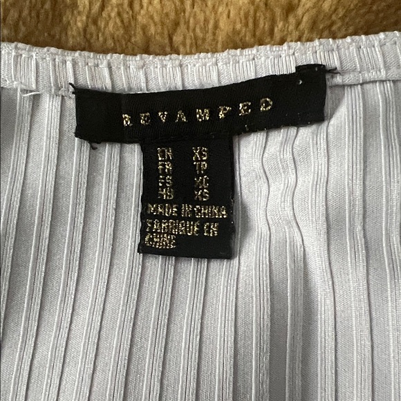 Revamped | Women’s Size XS White Ribbed Long-sleeve Tie-Front Blouse - Picture 2 of 6